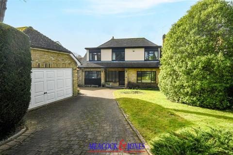 Roundwood Avenue, Hutton Mount, Brentwood