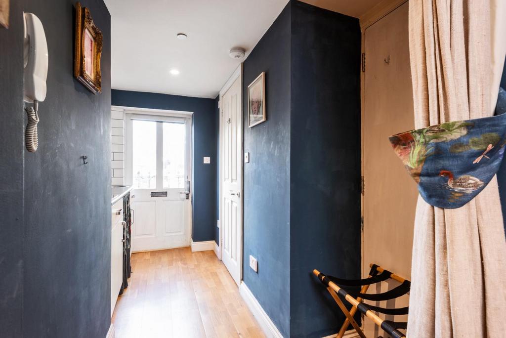 11a Claverton Buildings, Bath, BA2 4l D-9.jpg