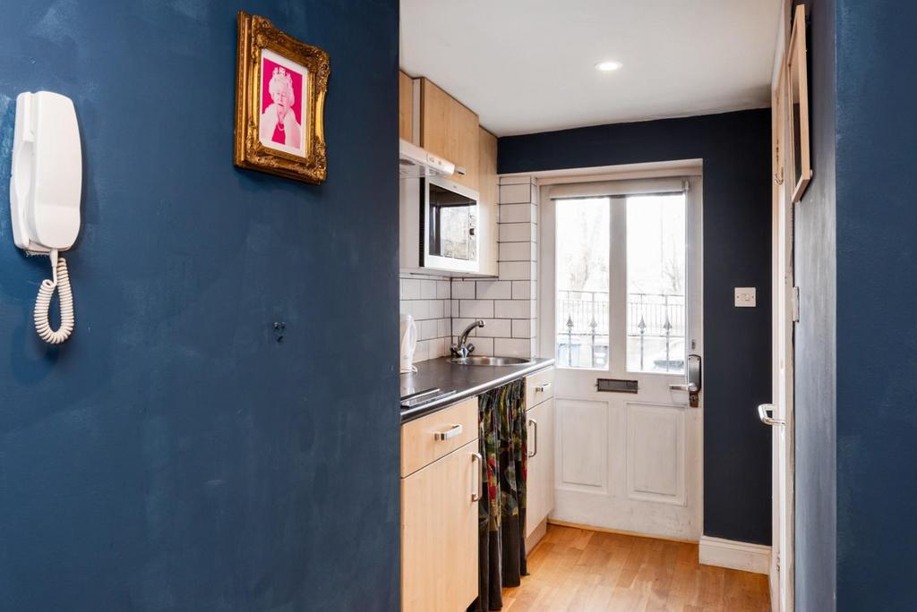 11a Claverton Buildings, Bath, BA2 4l D-10.jpg
