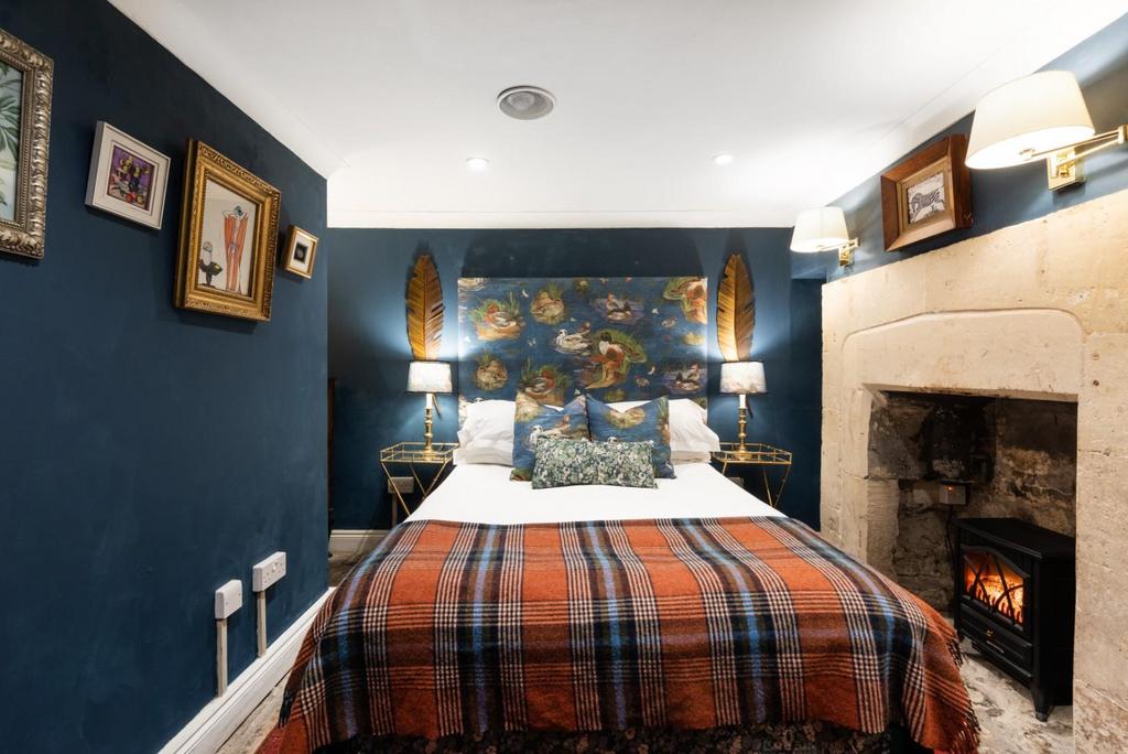 11a Claverton Buildings, Bath, BA2 4l D-5.jpg