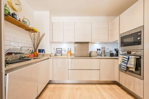 2 bedroom flat to rent, 18 Nellie Cressall Way, London E3