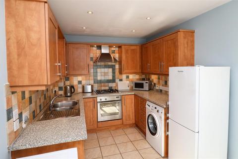 3 bedroom semi-detached house for sale, Basingbourne Road, Fleet GU52