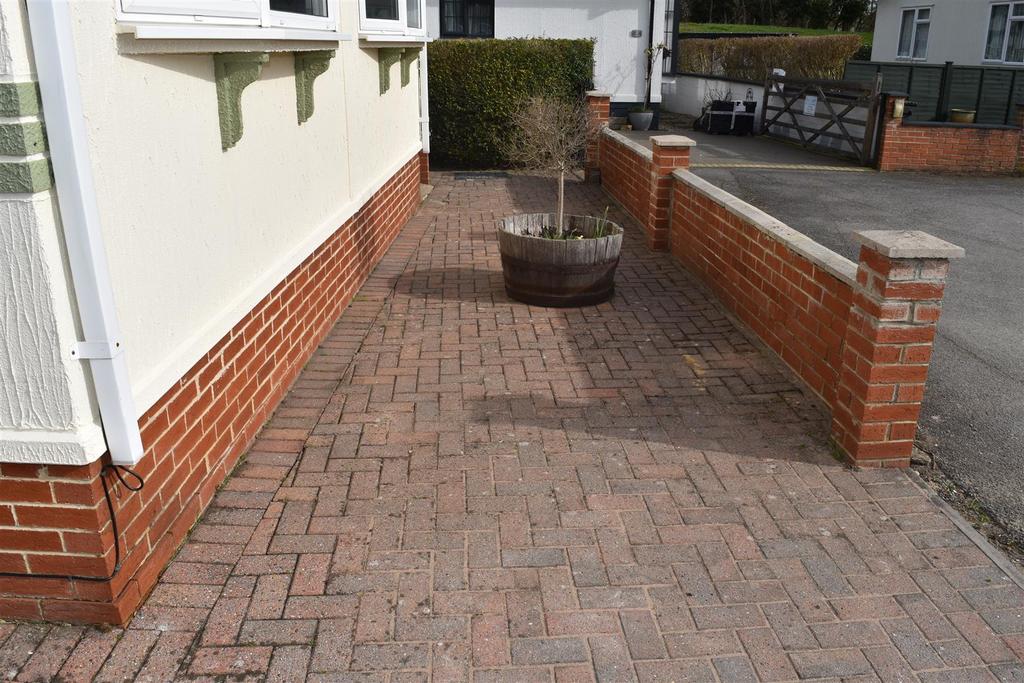 Enclosed gardens