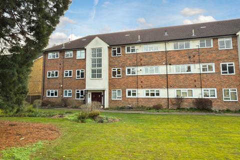 3 bedroom apartment for sale, Oaklands Court, Hempstead Road