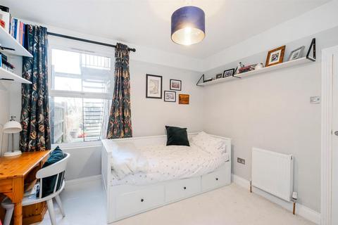 165 Edward Road, London, E17 6PA