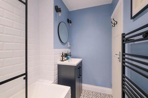 165 Edward Road, London, E17 6PA