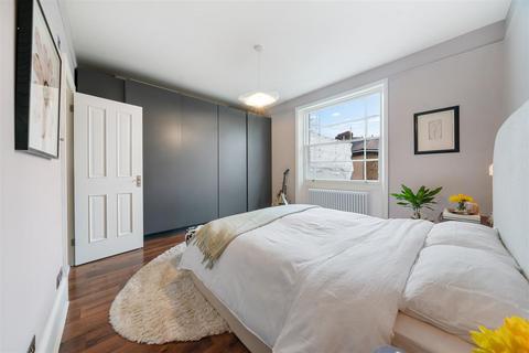 3 bedroom flat for sale, Belsize Park, London