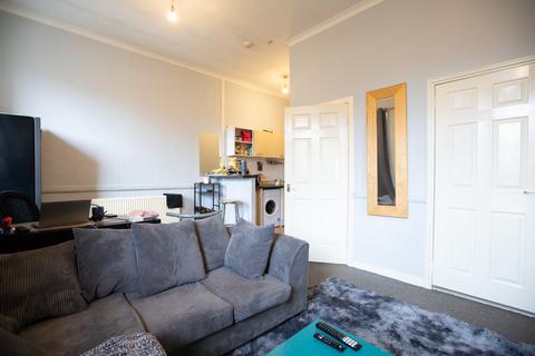 1 bedroom flat for sale, Crossgates, Larkhall ML9