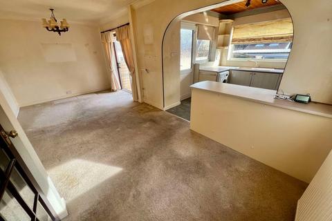 3 bedroom semi-detached house for sale, Summerville Avenue, Staining FY3