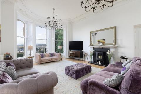 2 Hamilton Gardens, Perth, PH2 0SX