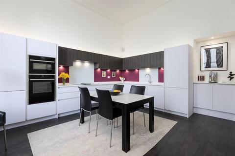 2 Hamilton Gardens, Perth, PH2 0SX