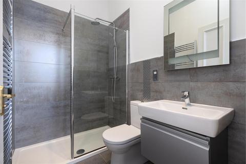 2 Hamilton Gardens, Perth, PH2 0SX