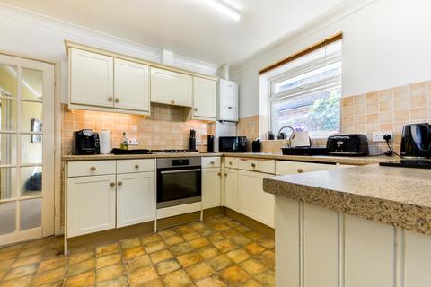 2 bedroom bungalow for sale, Gorringe Valley Road, Eastbourne, East Sussex, BN20