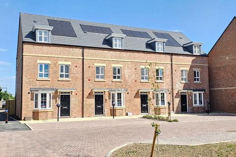 4 bedroom terraced house for sale, Filly Close, Newbury RG14