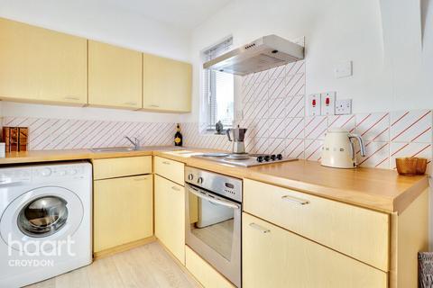 Studio for sale, Adams Way, Croydon