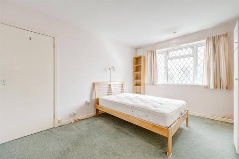 2 bedroom bungalow for sale, Half Moon Lane, Worthing, West Sussex, BN13