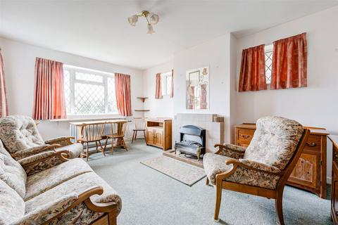 34 Half Moon Lane, Worthing, BN13 2EN