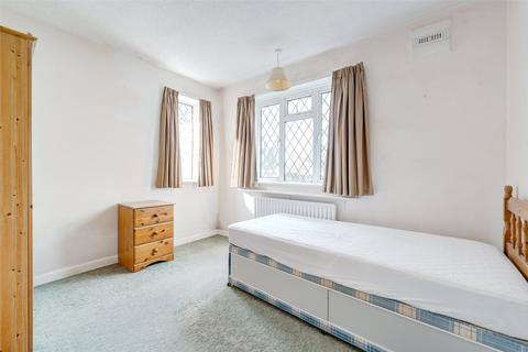 34 Half Moon Lane, Worthing, BN13 2EN