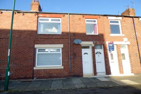 2 bedroom flat to rent, Red House Road, Hebburn