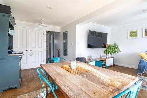 1 Brackley Crescent, Basildon, SS13 1RA