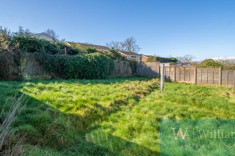 2 bedroom detached bungalow for sale, Sylvan Avenue, East Cowes