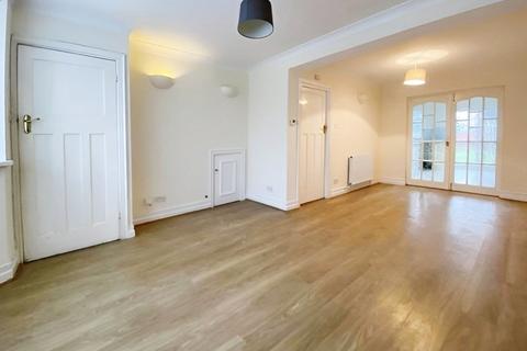 3 bedroom semi-detached house to rent, Newtown Road, Denham, Uxbridge, UB9