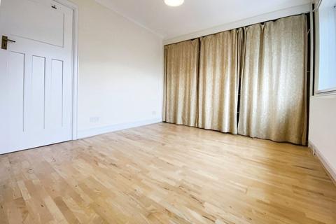 3 bedroom semi-detached house to rent, Newtown Road, Denham, Uxbridge, UB9