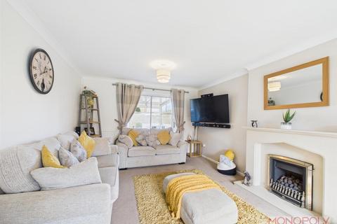 4 Abbey Gardens, Bangor On Dee, Wrexham, LL13 0DZ