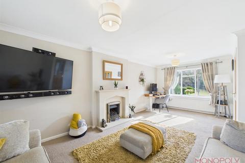 4 Abbey Gardens, Bangor On Dee, Wrexham, LL13 0DZ