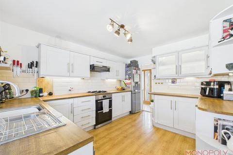 4 Abbey Gardens, Bangor On Dee, Wrexham, LL13 0DZ