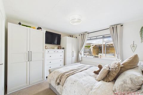 4 Abbey Gardens, Bangor On Dee, Wrexham, LL13 0DZ