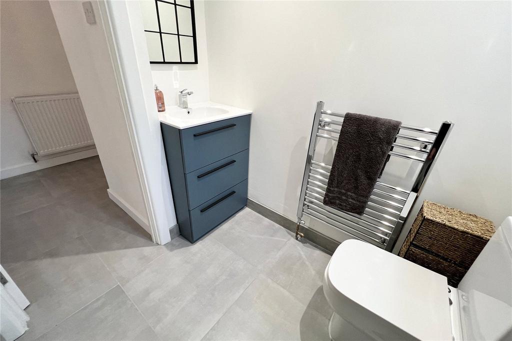 Ground Floor Wc2