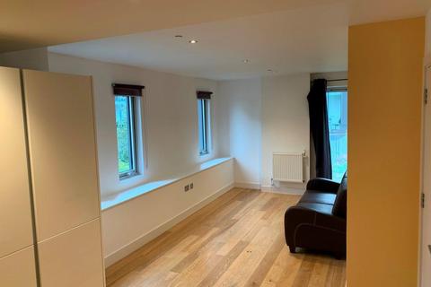 2 bedroom flat to rent, Love Lane, London