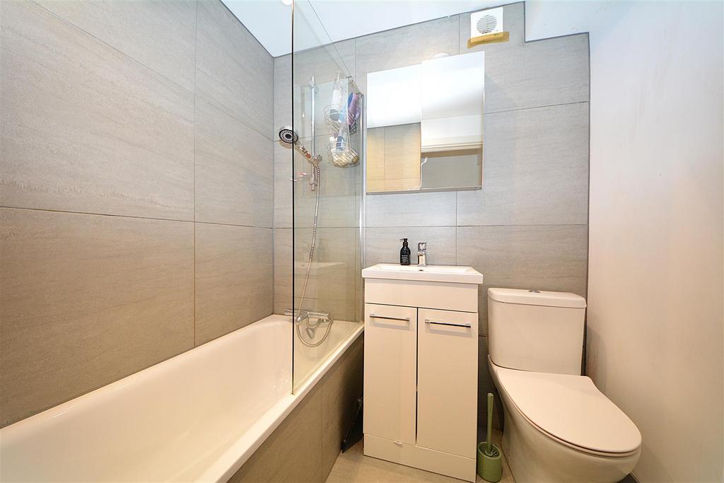 Bathroom.JPG