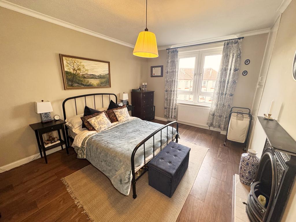Bedroom 1 (1)