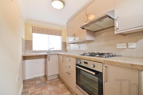 2 bedroom flat to rent, Newport PO30