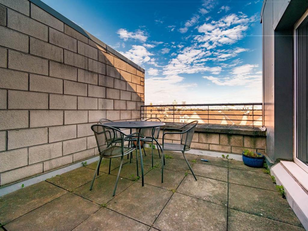 Sq ft balcony 64746