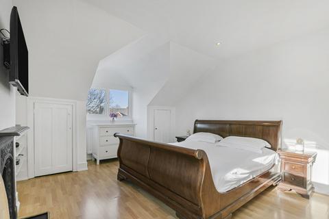 6b Parklands, Surbiton, KT5 8EA