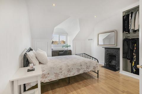 6b Parklands, Surbiton, KT5 8EA