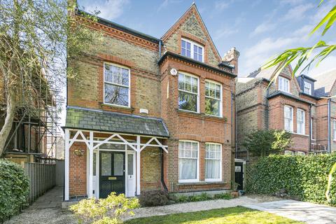 6b Parklands, Surbiton, KT5 8EA