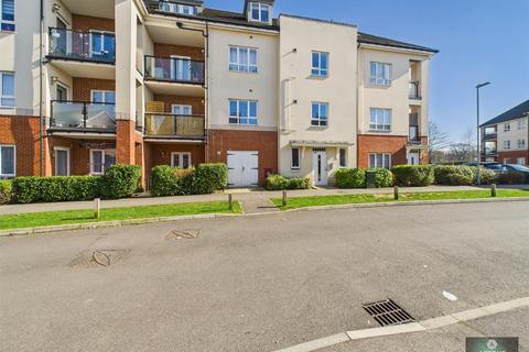 2 bedroom flat to rent, Percivale Close, Crawley RH11