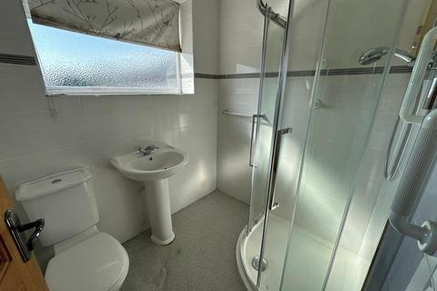 2 bedroom detached bungalow to rent, Avondale Drive, Tyldesley, Manchester, M29 7ES