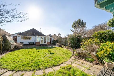 3 bedroom detached house for sale, Chaffinch Avenue, Croydon