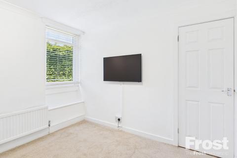 1 bedroom apartment to rent, Larchmoor Park, Gerrards Cross Road, Stoke Poges, SL2