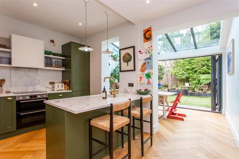 25 Ridgdale Street, London, E3 2TN