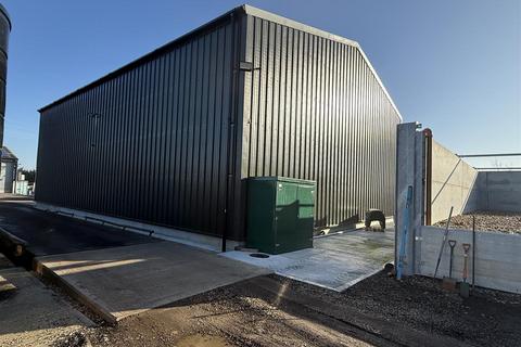 Industrial unit to rent, Black Notely, Braintree CM77