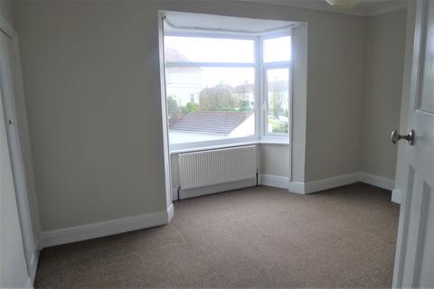 2 bedroom flat to rent, Pinewood Road, Newton Abbot TQ12