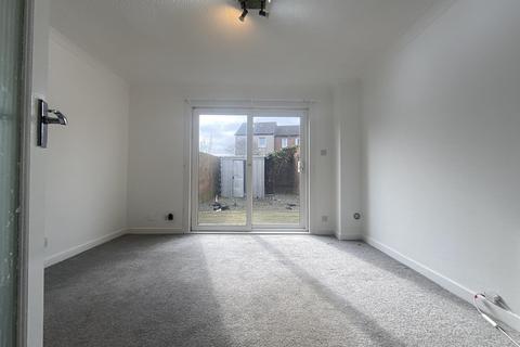 2 bedroom terraced house to rent, Deveron Road, Troon KA10