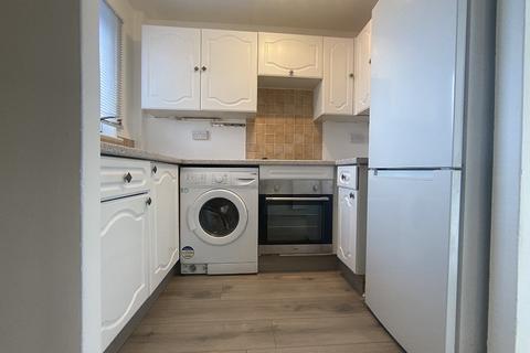 2 bedroom terraced house to rent, Deveron Road, Troon KA10