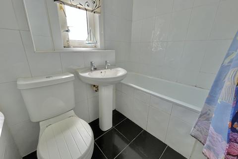 2 bedroom terraced house to rent, Deveron Road, Troon KA10